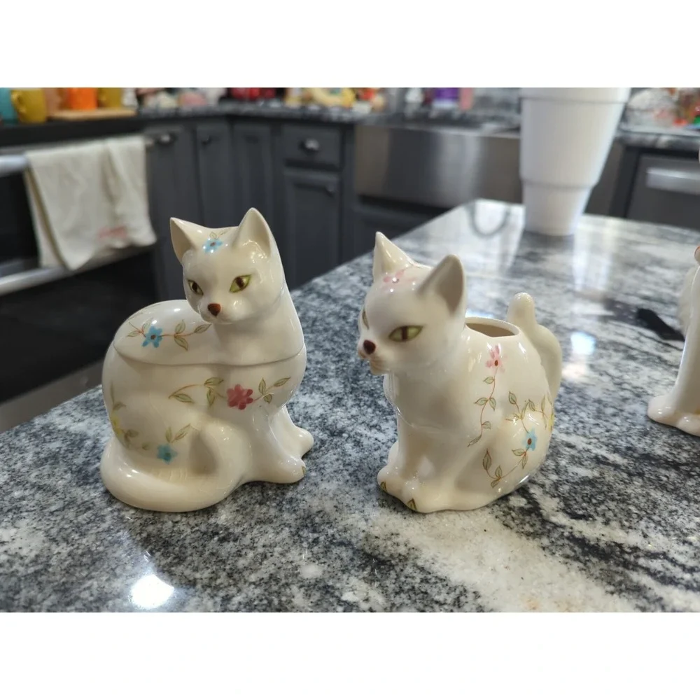 Vintage Enesco-Floral Cat Sugar Bowl & Creamer Green Eyes Flowers Kitties Kitty